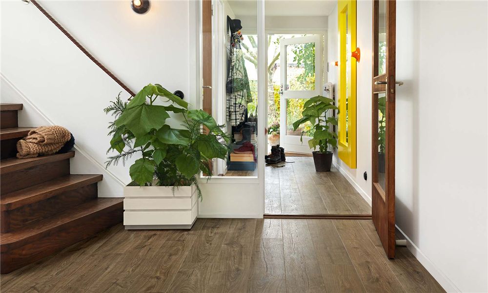 Ламинат Pergo Skara Pro 12 Дуб Фермерский L1250-03371 1380×190×12 фото в интерьере